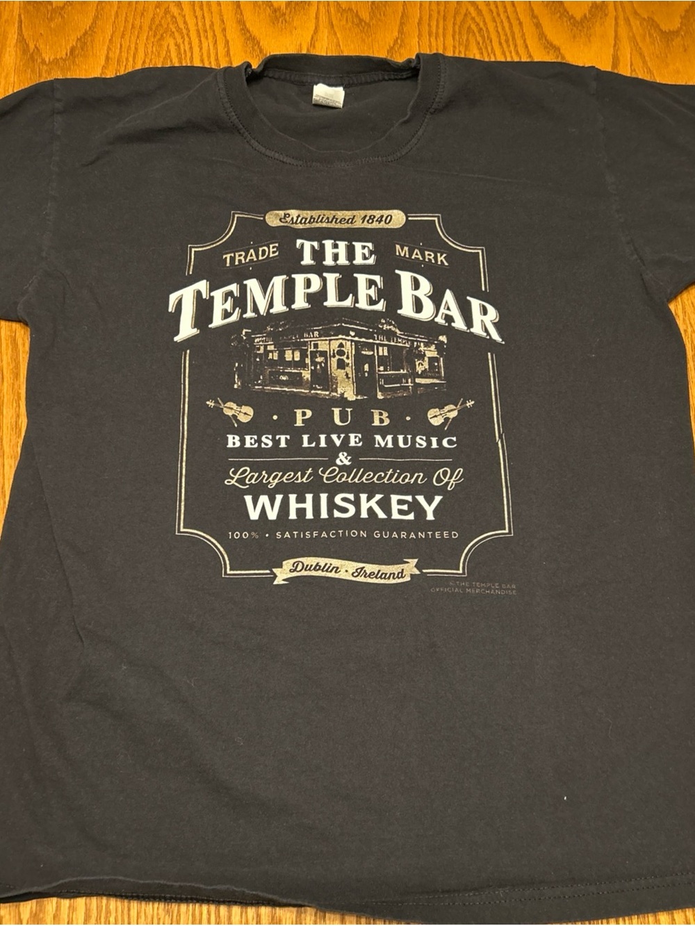 The Temple Bar Pub Dublin Ireland Logo T-shirt Size Large